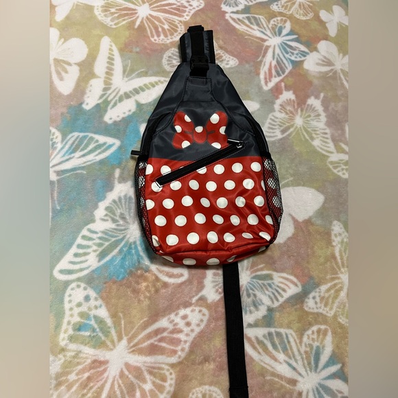 Disney Handbags - Large Minnie Mouse Sling Bag 🎀NWOT🎀